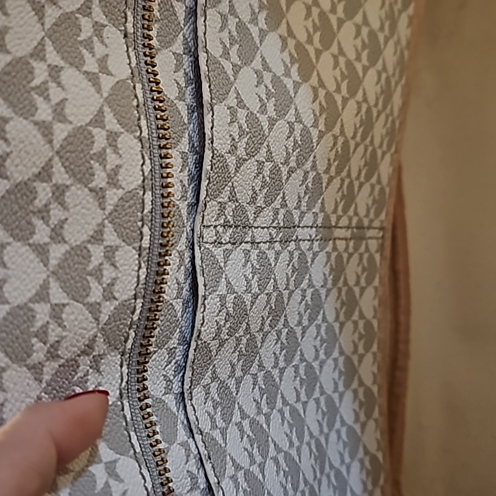 Kate Spade purse - Picture 7 of 16